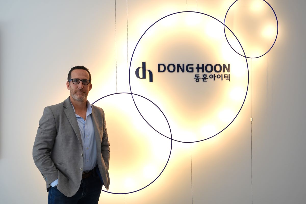 ▲마크 드가에타노 빅아이디 CRO가 동훈아이텍에서 보안뉴스와 인터뷰 하고 있다. [출처: 동훈아이텍]