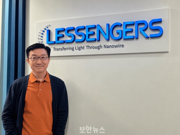 [인터뷰] 김종국 레신저스 대표이사 “렌즈를 걷어낸 자리에 ‘빛의 길’을 놓다”